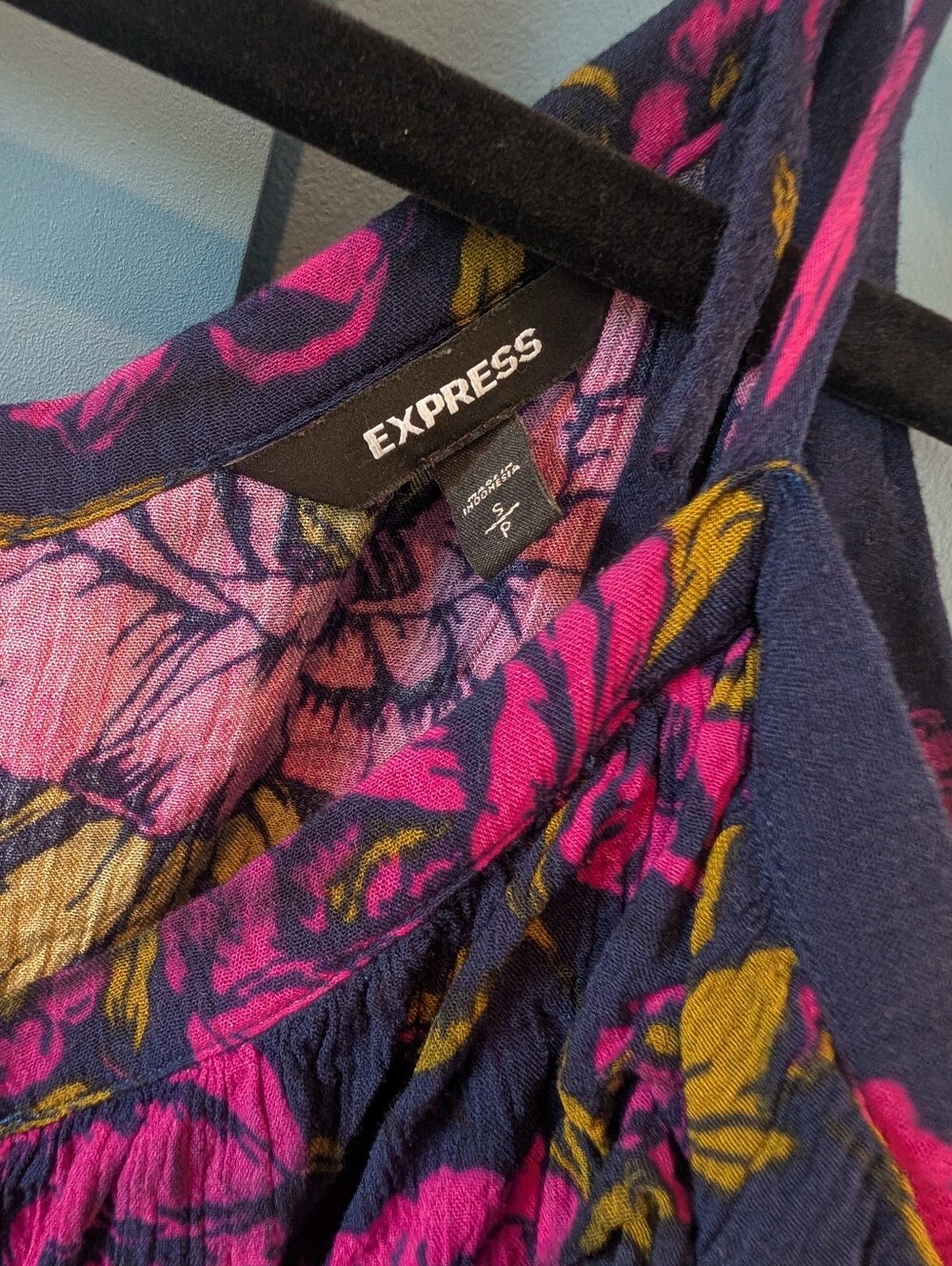 Express Cold Shoulder Top - Picture 3 of 6
